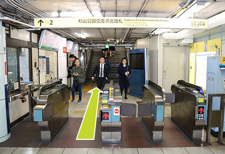 駅からの道のり1