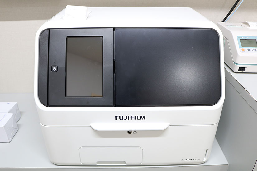 乾式臨床化学分析検査(臨床化学分析装置)